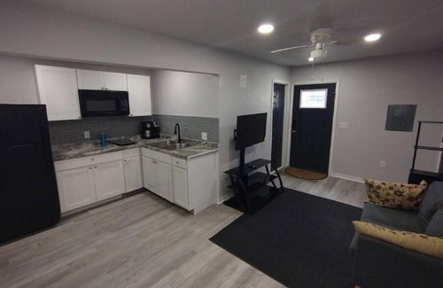 Gainesville Apartment | Backyard Guest House Suite