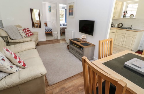 Looe Cottage | BADGER SETT IN GRANITE HENGE NEAR LOOE, family friendly in Looe