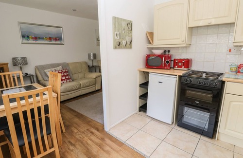 Looe Cottage | BADGER SETT IN GRANITE HENGE NEAR LOOE, family friendly in Looe