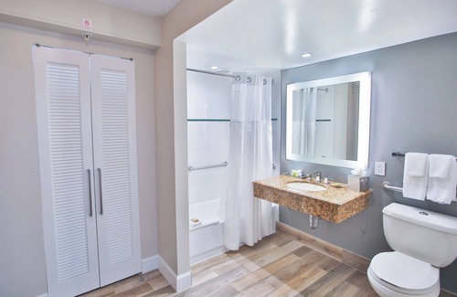 Central Beach Resort | Bahia Mar Ft. Lauderdale Beach- a DoubleTree by Hilton Hotel