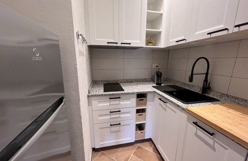 Castagneto Carducci Apartment | "Bahita" neat apartment in a country house, garden, sea view, 6 km to the sea