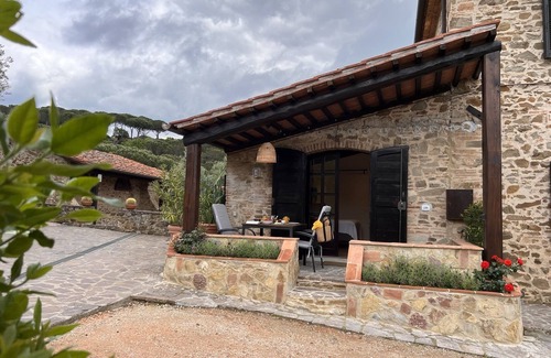 Castagneto Carducci Apartment | "Bahita" neat apartment in a country house, garden, sea view, 6 km to the sea