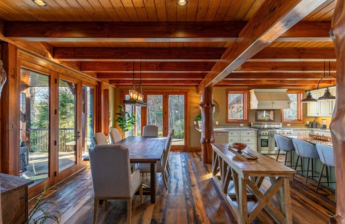 Apple Ridge House | Bailey's Creek Lodge - Stunning views, outdoor kitchen, fire pit!