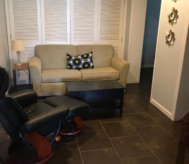 Bluefield Hotel | Baker's Hill Inn