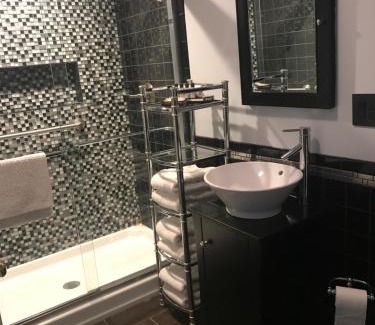 Bluefield Hotel | Baker's Hill Inn