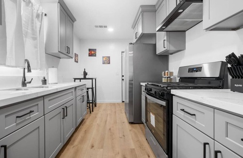 Bakersfield House | Bakersfield Sunset Stay