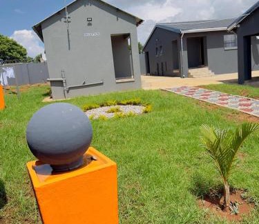 Jane Furse Cabin | Bakwena Lodge