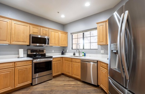 South Scottsdale Condo | Balcony, Heated Pool, Walk to Silverado Golf