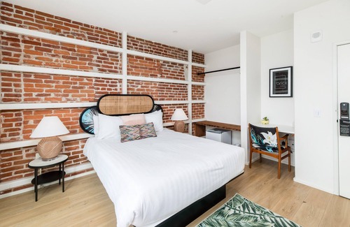 Townsite Hotel | Balcony Room 305 | The Brick Boutique Hotel
