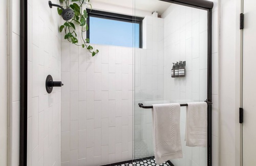 Townsite Hotel | Balcony Room 305 | The Brick Boutique Hotel