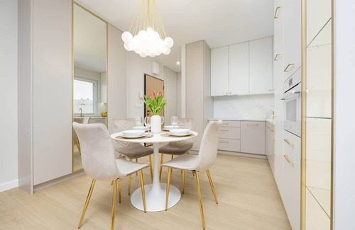 Brodno Apartment | Balkonowa 5C | Chic Apartment | Parking