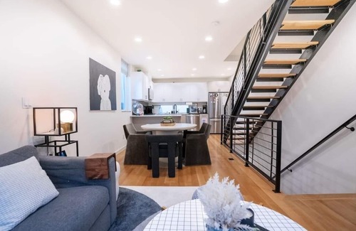 West Woodland House | Ballard's Pet-Friendly Mid Century Home + Rooftop Deck