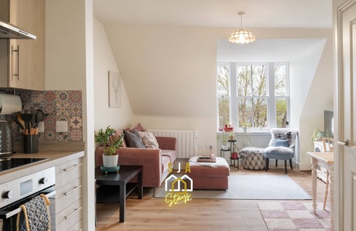 Ballater Apartment | Ballater Retreat - SJA Stays - Modern 1 Bed Apart