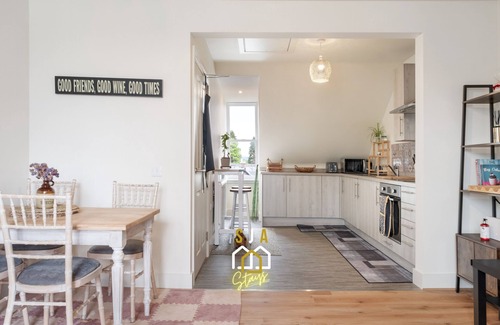 Ballater Apartment | Ballater Retreat - SJA Stays - Modern 1 Bed Apart