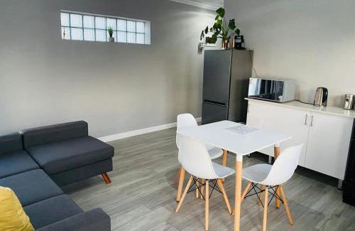 Lansdowne Apartment | Balmoral Apartment