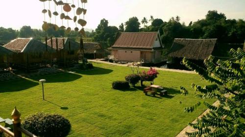 Ban Tai Resort | Bamboo House Resort