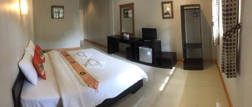 Ban Tai Resort | Bamboo House Resort