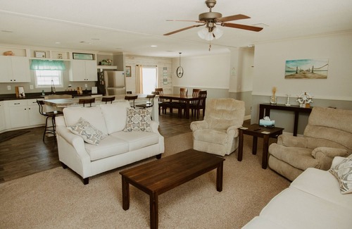 Steinhatchee House | Bamboo Paradise -with pool. Sleeps 10