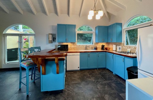 Estate Saint Quaco and Zimmerman House | Bananakeet