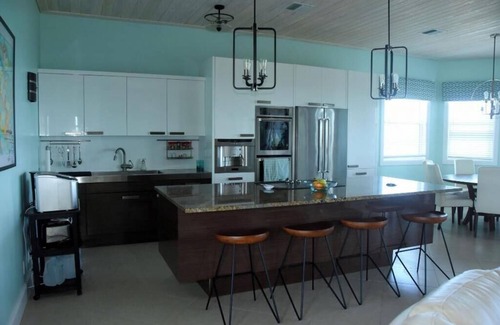 Green Turtle Cay House | Bananaquit - Spectacular House overlooking Bita Bay with a pool