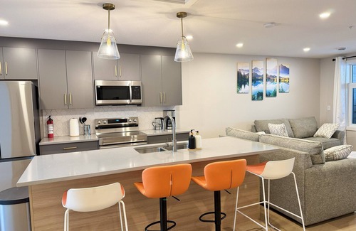 Harvie Heights Condo | Banff Gateway Townhouse, Hot tub and BBQ