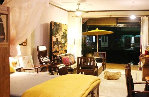 Wat Tha Phra Hotel | Bang Luang House