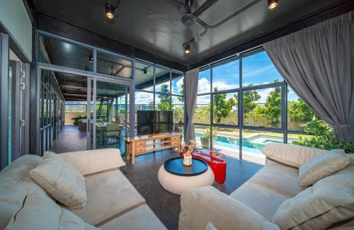 Choeng Thale Villa | BangTao 6-bedroom villa 18 meters, competition-grade swimming pool, industrial style design aesthetic, gaming and entertainment floor, suitable for family vacations and group gatherings