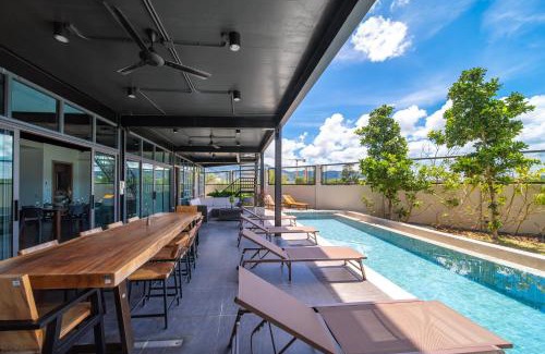 Choeng Thale Villa | BangTao 6-bedroom villa 18 meters, competition-grade swimming pool, industrial style design aesthetic, gaming and entertainment floor, suitable for family vacations and group gatherings