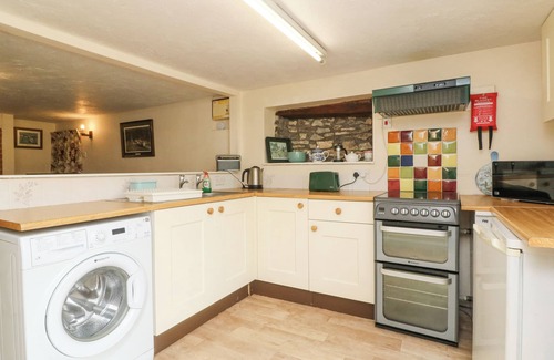 Bideford Cottage | BANK HALL FARM - THE COTTAGE, pet friendly, with open fire in Parkham