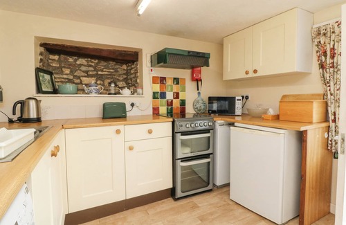 Bideford Cottage | BANK HALL FARM - THE COTTAGE, pet friendly, with open fire in Parkham