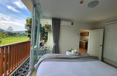 Mu Si Apartment | Bann Khao Yai 50 Sqm-Corner, King bed, Balcony