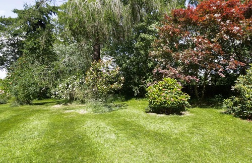 Newtyle Cottage | BANNATYNE LODGE, pet friendly, character holiday cottage in Newtyle