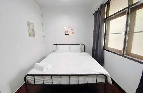 San Chao Pho Suea Apartment | BAO San Chao Pho Sua - ศาลเจ้าพ่อเสือ