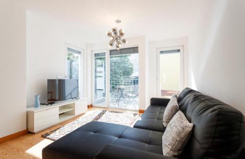 Santa Engracia Apartment | Barbadinhos Apartments in Lisbon Historic Neighborhood