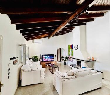 Giannades House | Barbarella Cottage