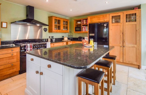 Winchcombe Other | Barebones Farm - sleeps 14 guests in 7 bedrooms