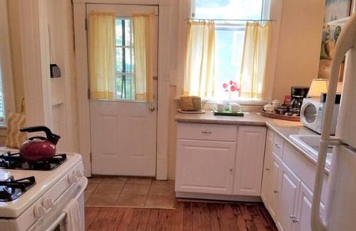 Downtown Little Rock Cabin | Barkley Cottage - 1 Bedroom