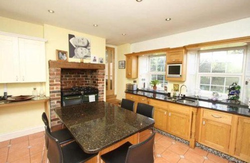 Dronfield House | Barlow Country Club - Mill Farm Cottages