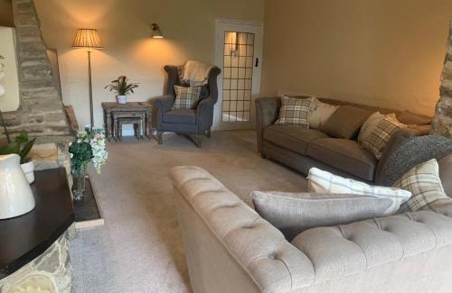Dronfield House | Barlow Country Club - Mill Farm Cottages