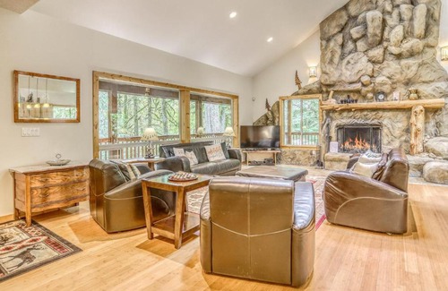 Zigzag House | Barlow Trail Lodge - Meredith Lodging