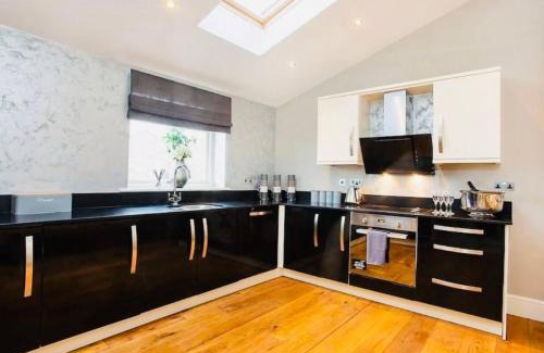 Storwood House | Barn near york with hot tub