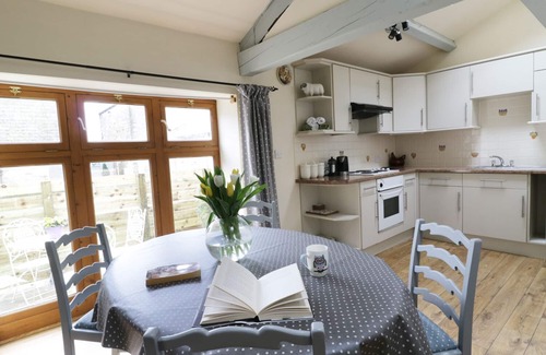 Bewerley Cottage | BARN OWL COTTAGE, pet friendly, with a garden in Pateley Bridge