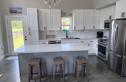 Port O Connor Cabin | Barndo blocks from boat launch, pier, beach and restaurants. Pet friendly