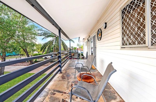 Leanyer House | Baroalba Pool House - Sprawling Tropical Escape