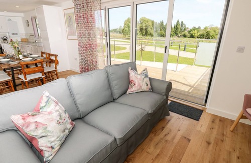 Nettlestone Cottage | BAROLO, family friendly, character holiday cottage in Seaview