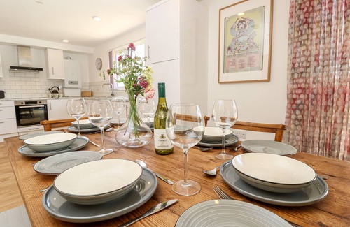 Nettlestone Cottage | BAROLO, family friendly, character holiday cottage in Seaview