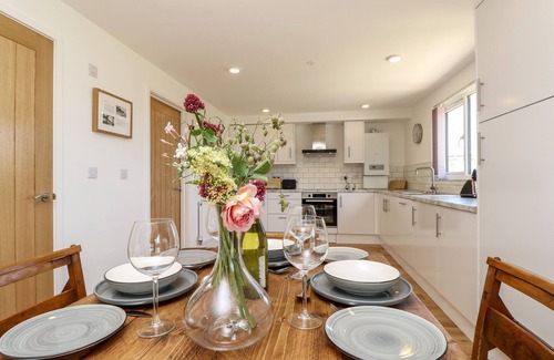 Nettlestone Cottage | BAROLO, family friendly, character holiday cottage in Seaview