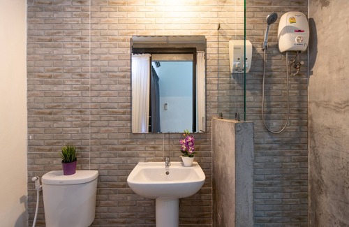 Bang Kapi Hotel | Baron Zotel Bangkok