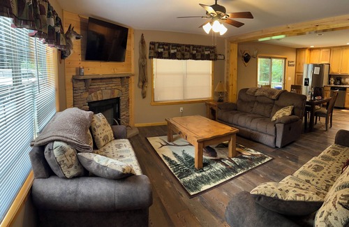 Driftwood Cabin | Barr Top Lodge - Newly Constructed in 2023, Secluded and Remote in the Elk Range