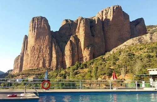 Riglos Cottage | Barranquero House for 4 people + (2 extras)